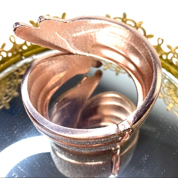 Angel wind rose gold hinge bracelet - Picture 2 of 7